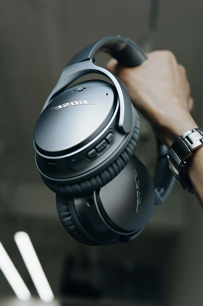 apparel black Bose cordless headphones clothing