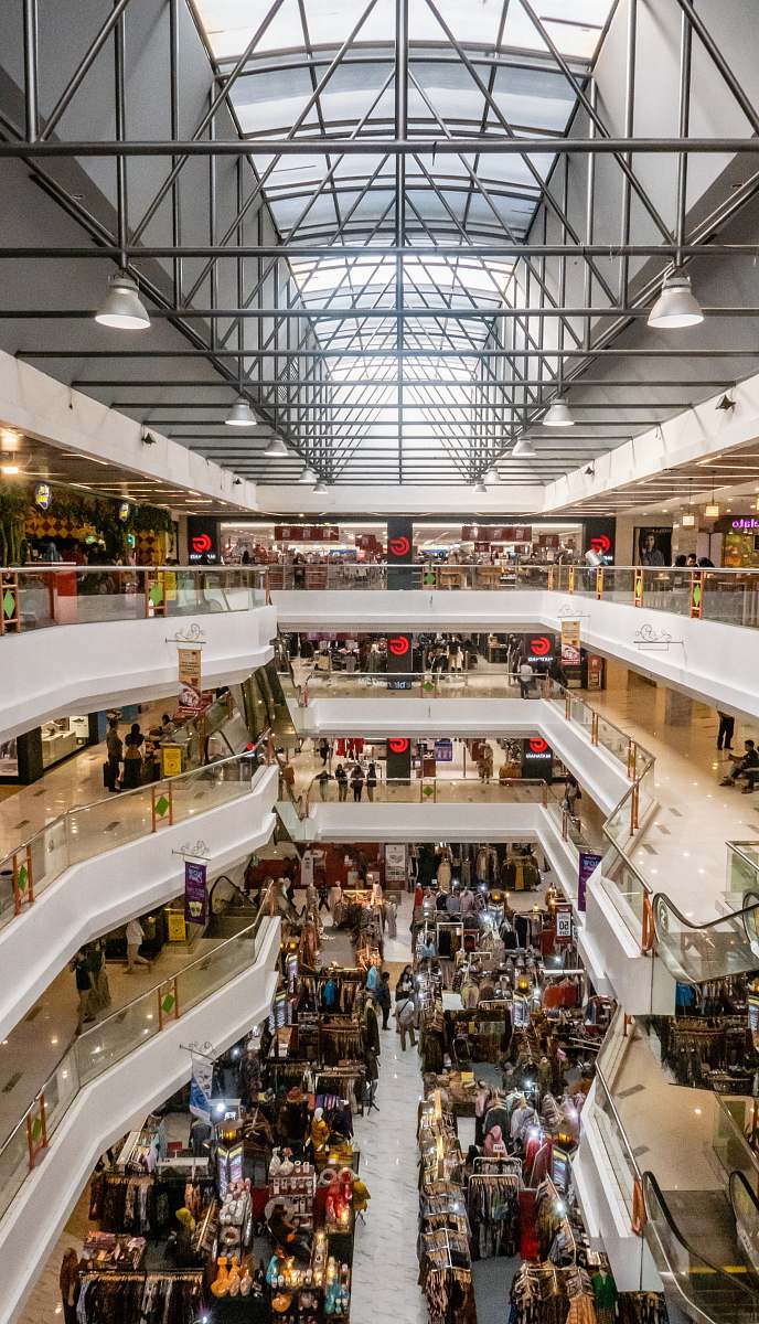 indonesia people inside building shopping