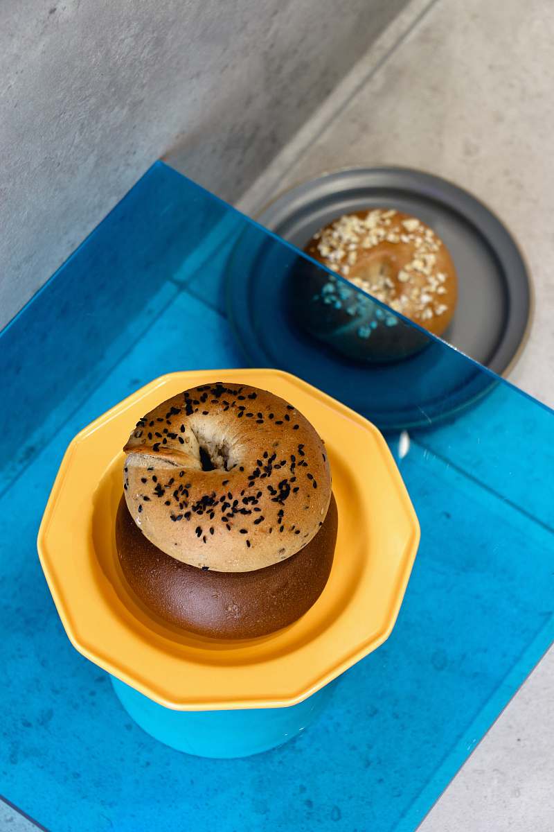 food bagels on plastic plates bagel