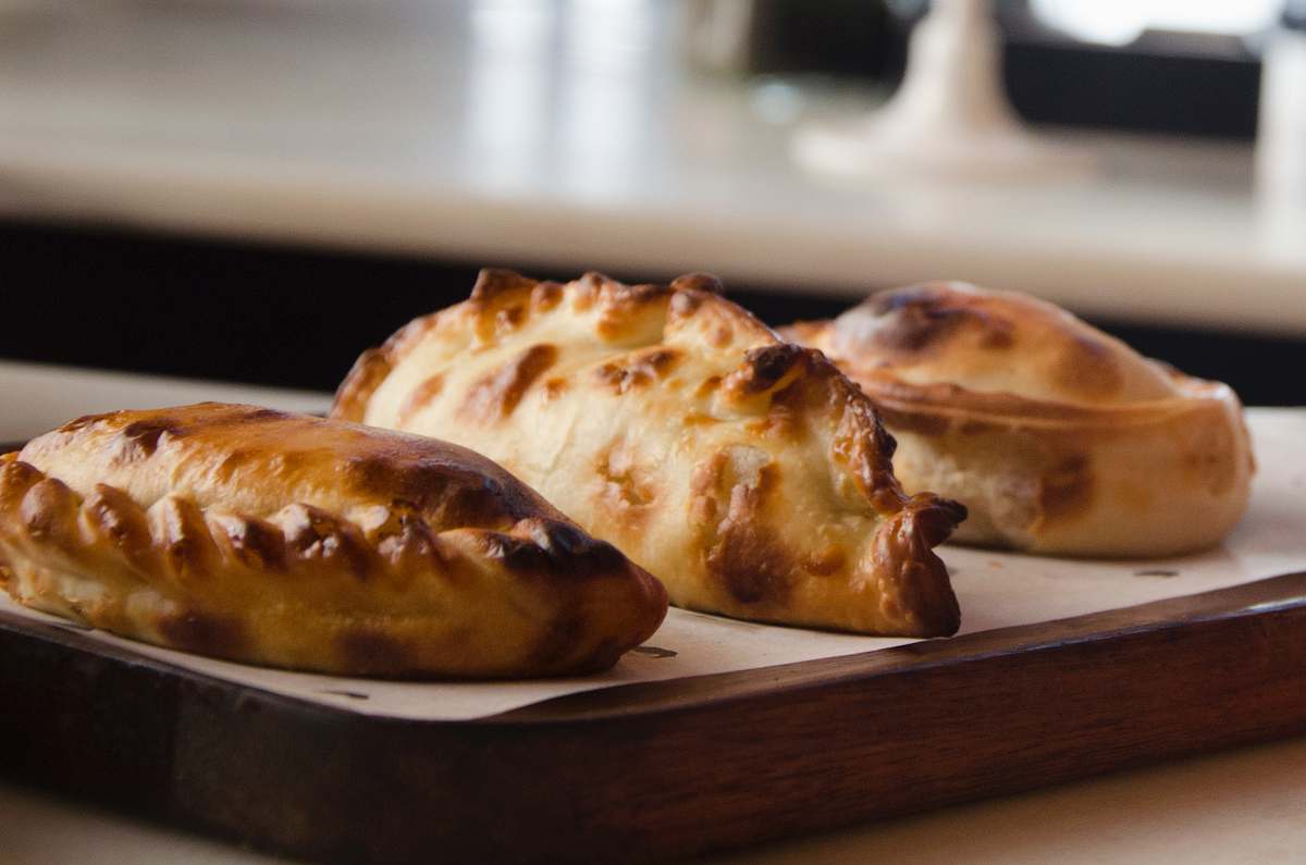 food selective focus photography of baked breads bun