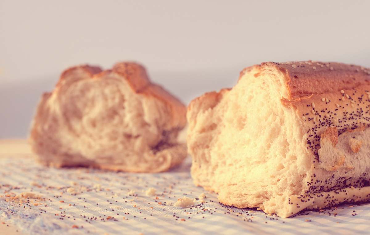 food sliced brown breads loaf