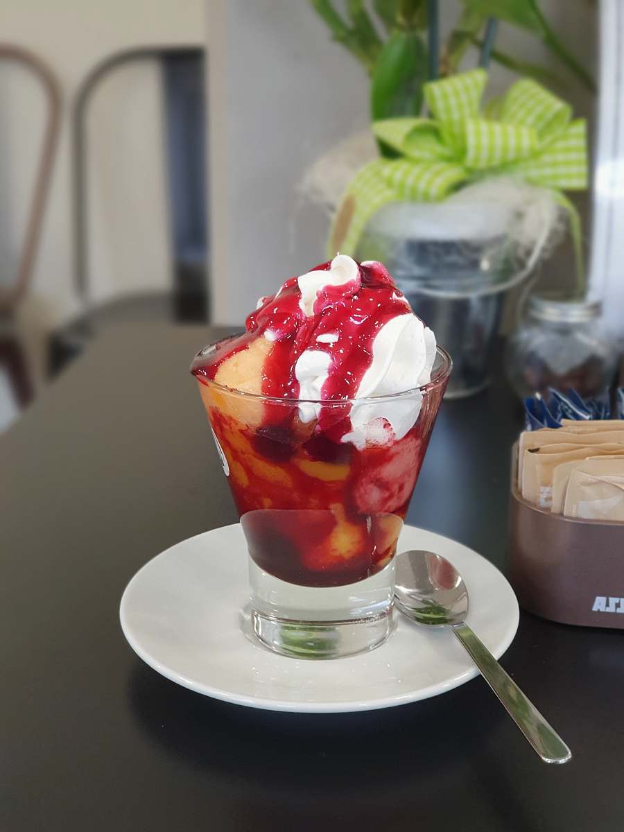 creme clear drinking glass dessert