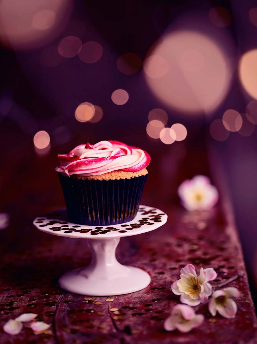 cake cupcake on rack cupcake