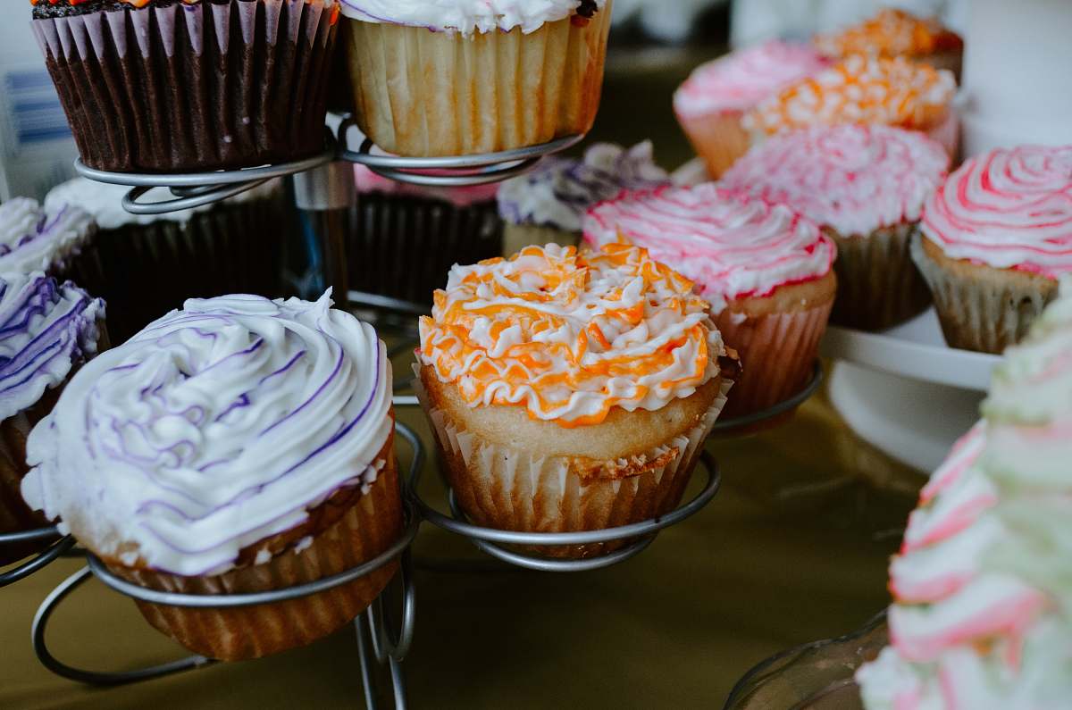 cream cupcake lot creme