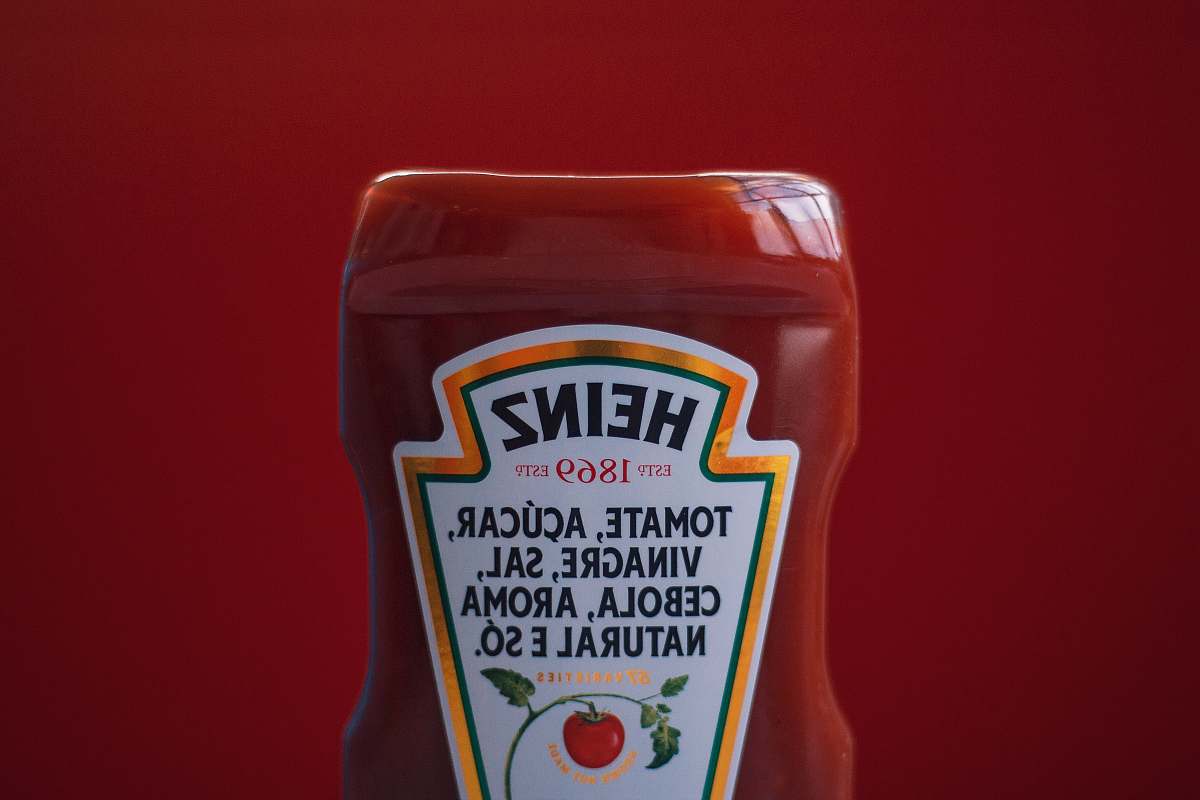 ketchup 1869 Heinz tomato ketchup bottle close-up photography seasoning