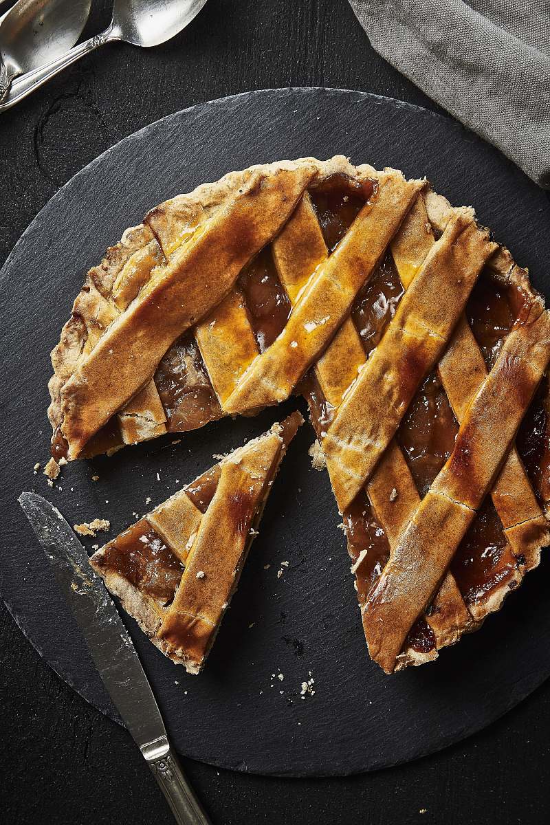 peru apple pie on black palte french toast