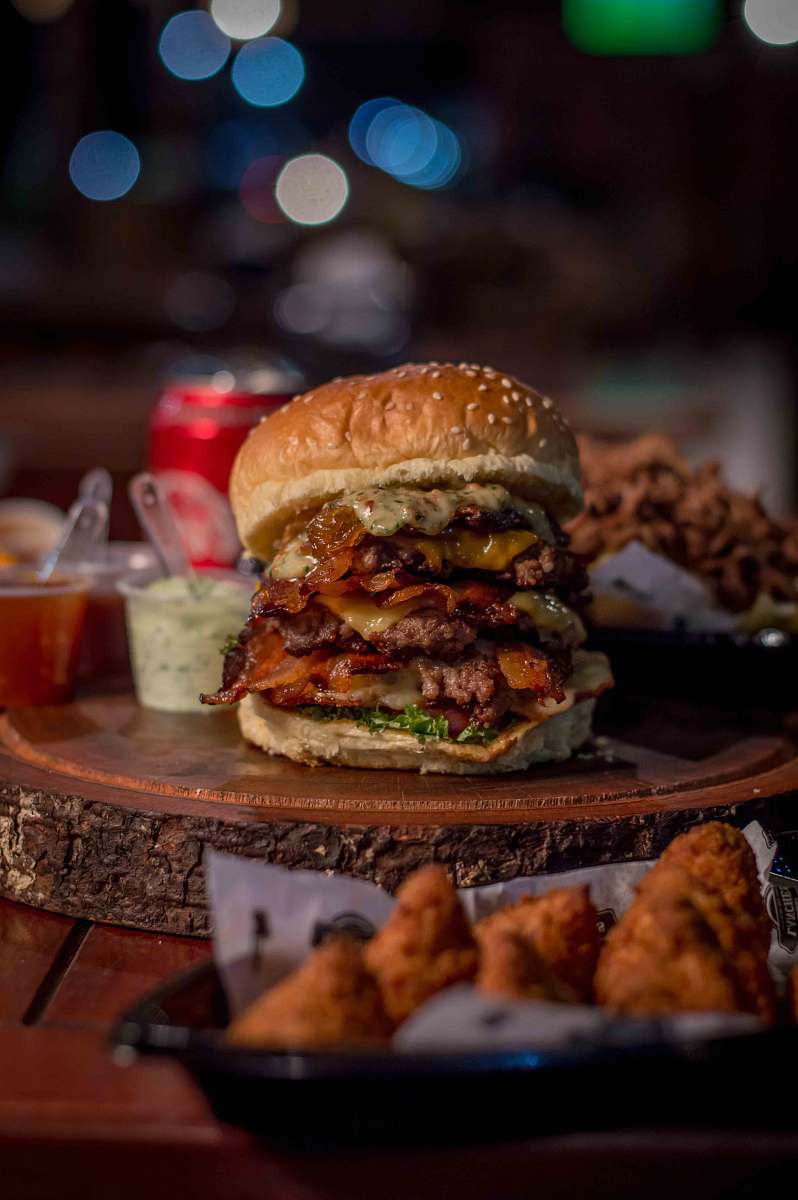 burger bacon and cheese burger platter brown