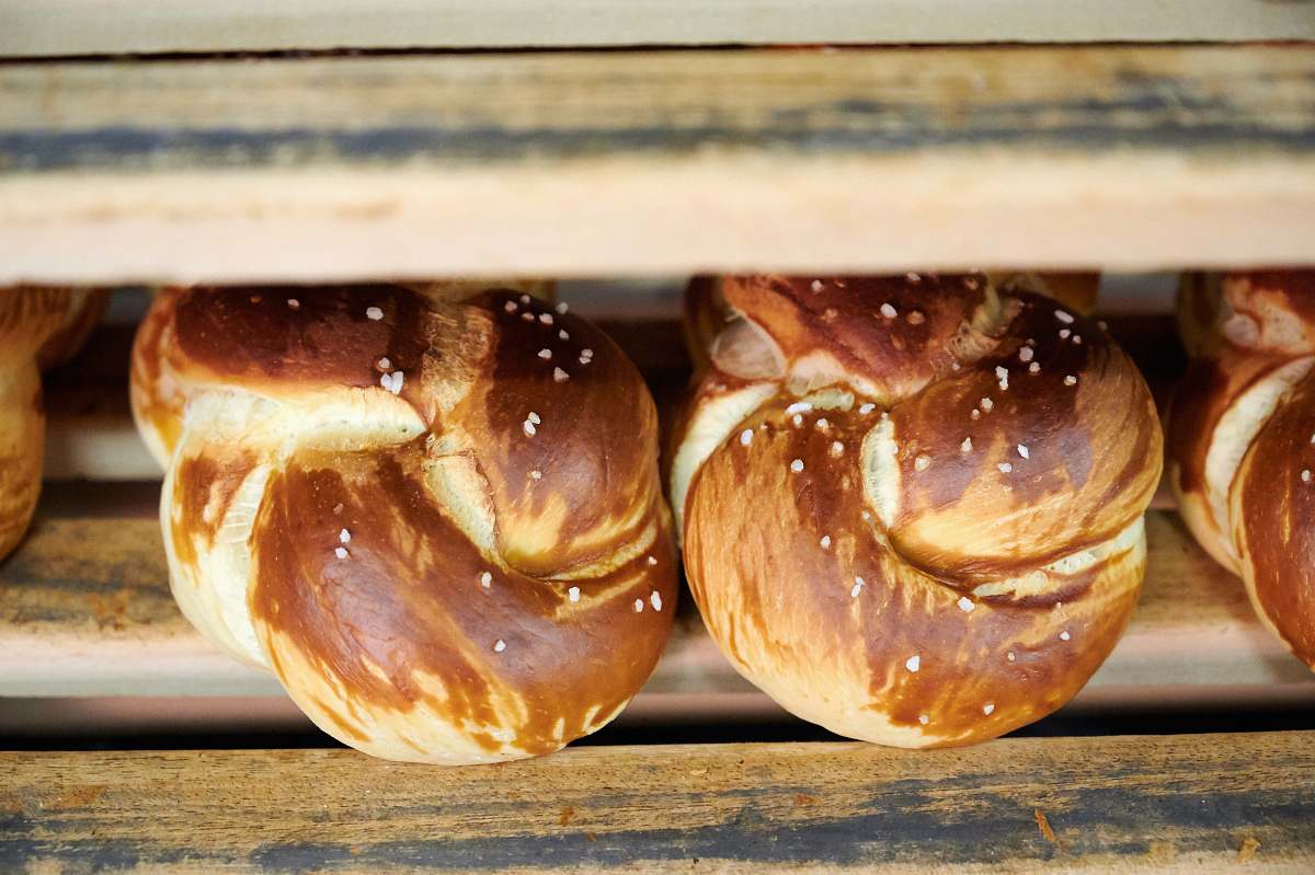 bread baked bread lot cracker