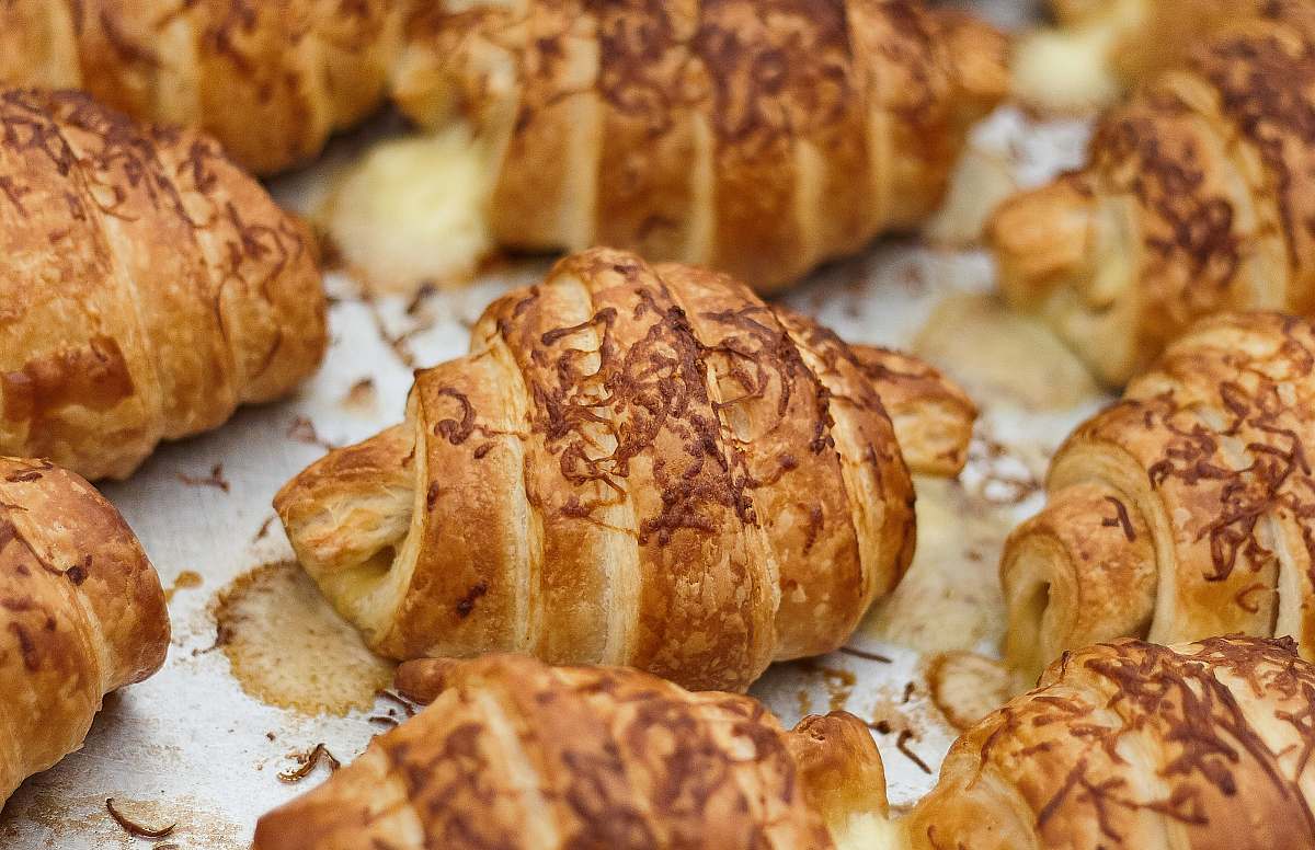 bread baked croissants croissant