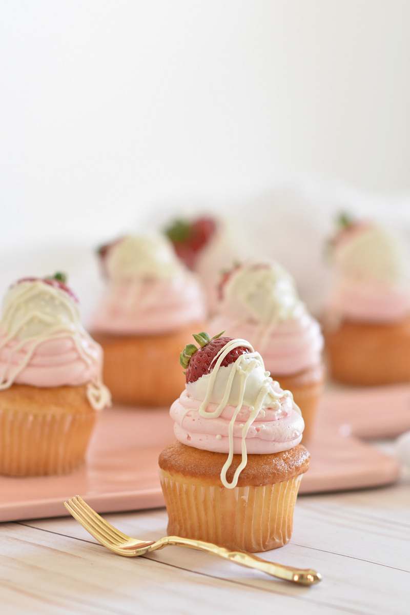 creme baked cupcake cake