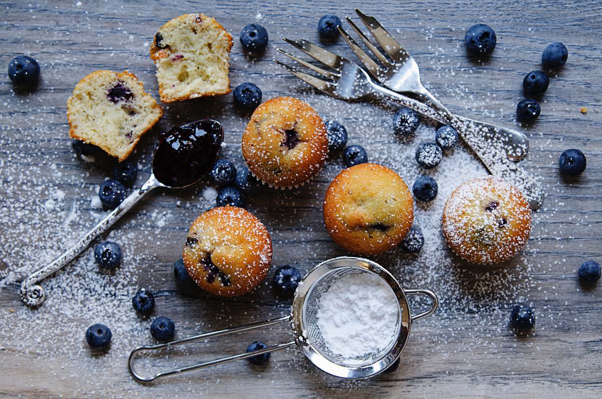 bread baked muffins cutlery