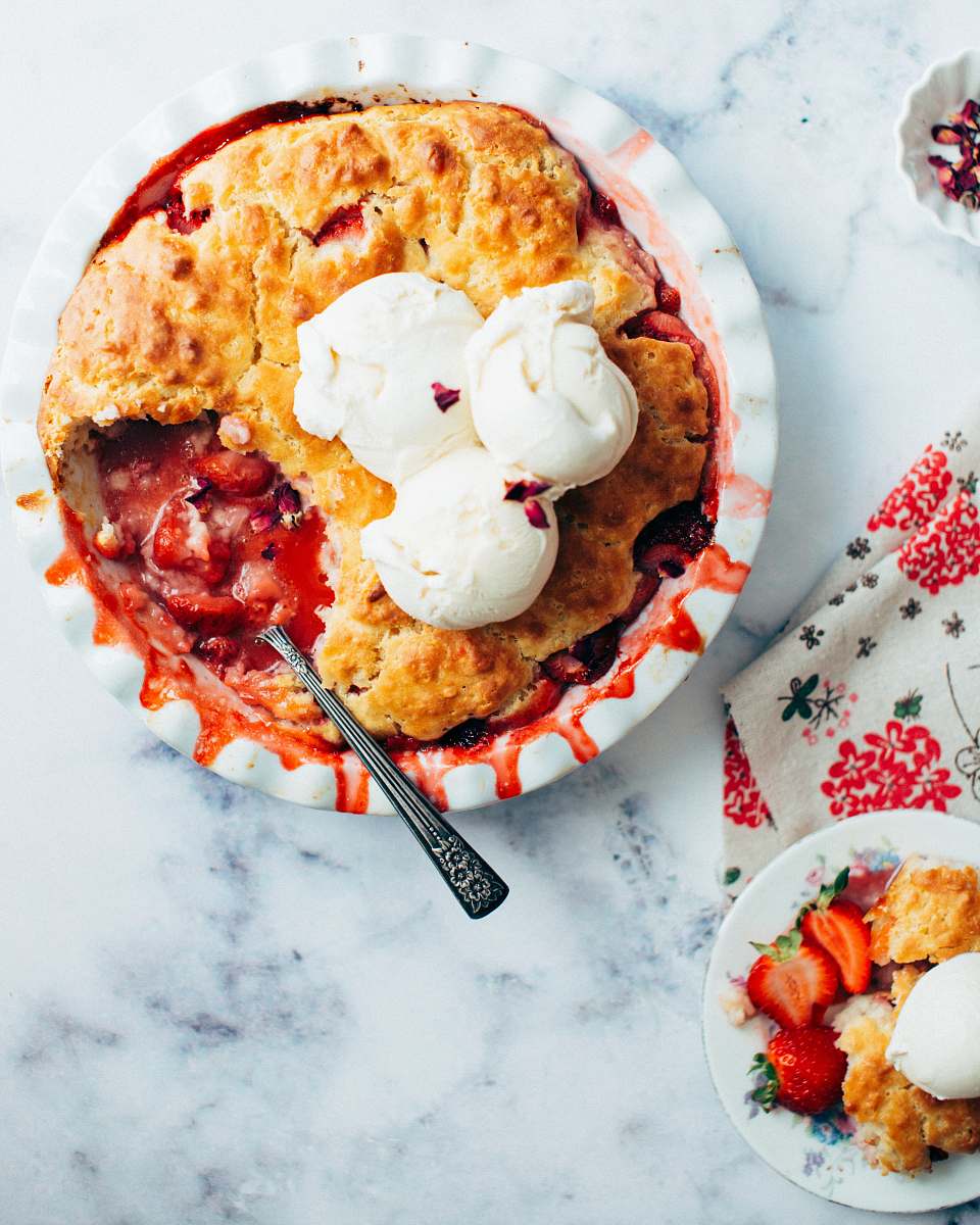 dessert baked pancake with sauce plate