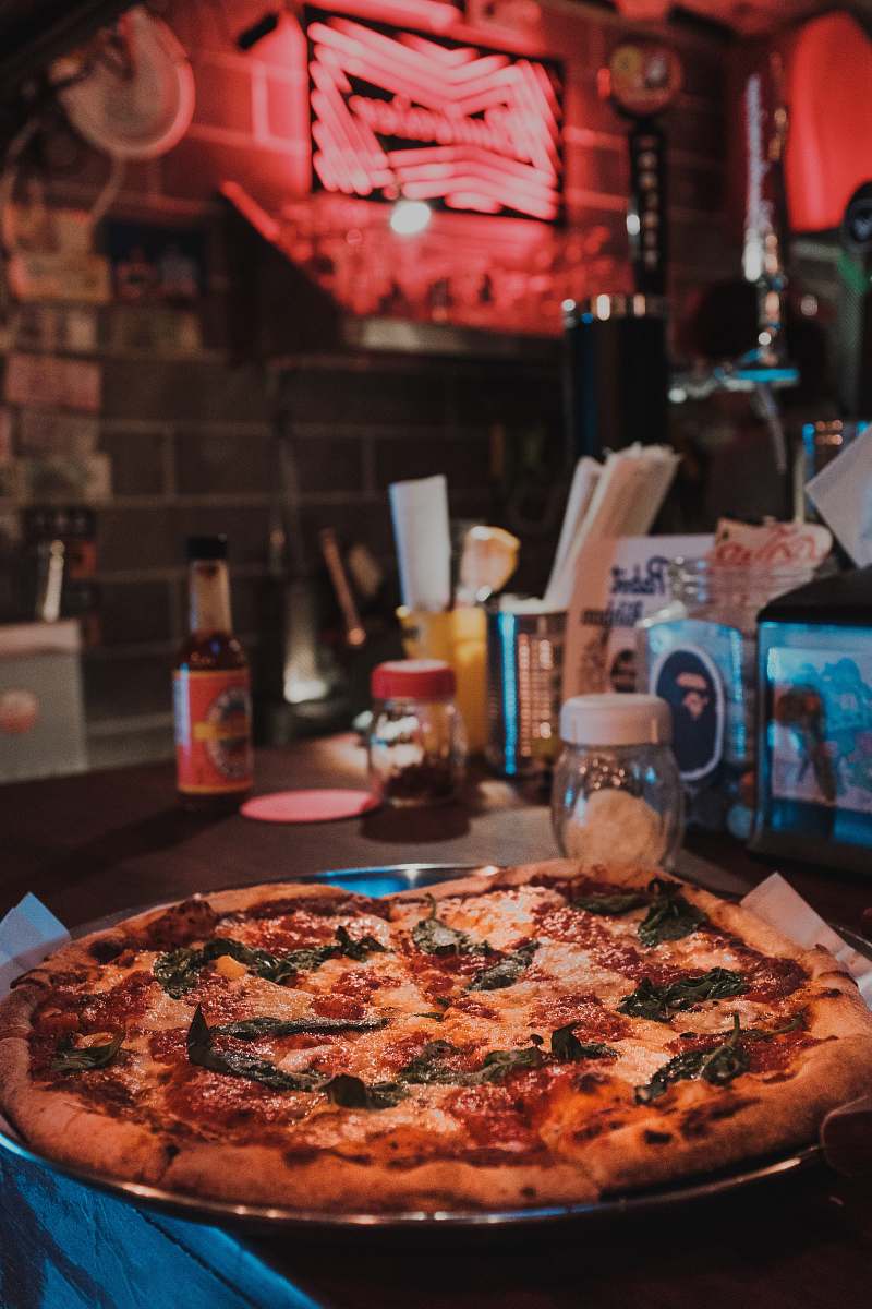 pizza baked pizza on tray seoul