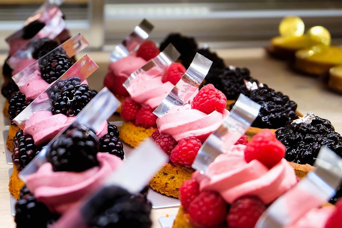 sweets berries cupcakes confectionery