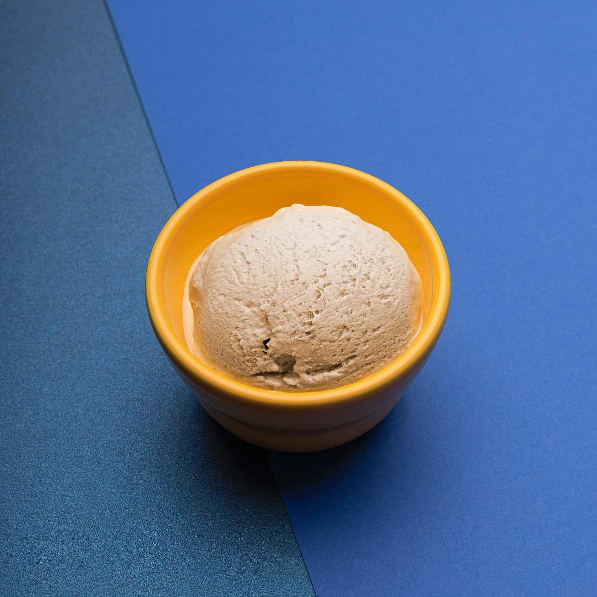 dessert bowl of ice cream creme