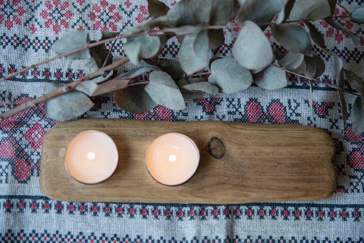 egg brown wooden tealight candle holder home decor