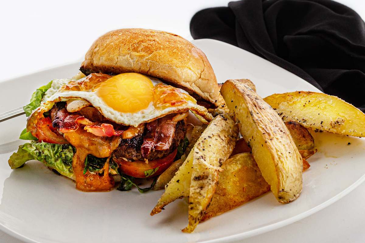 burger burger and fries boquete