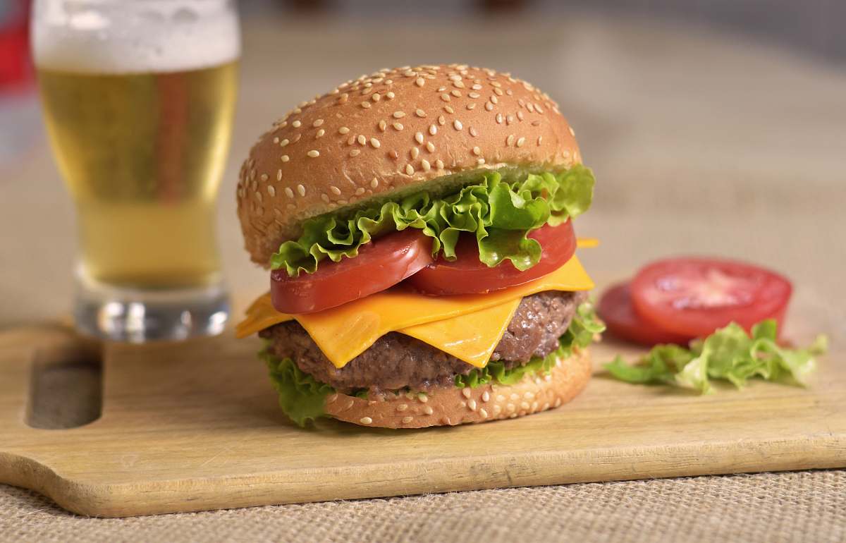 burger burger patty on board alcohol