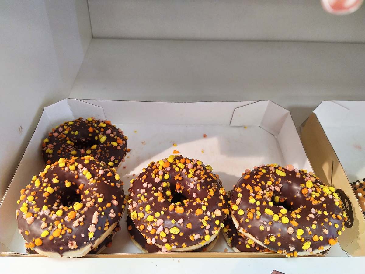 dessert chocolate donuts pastry