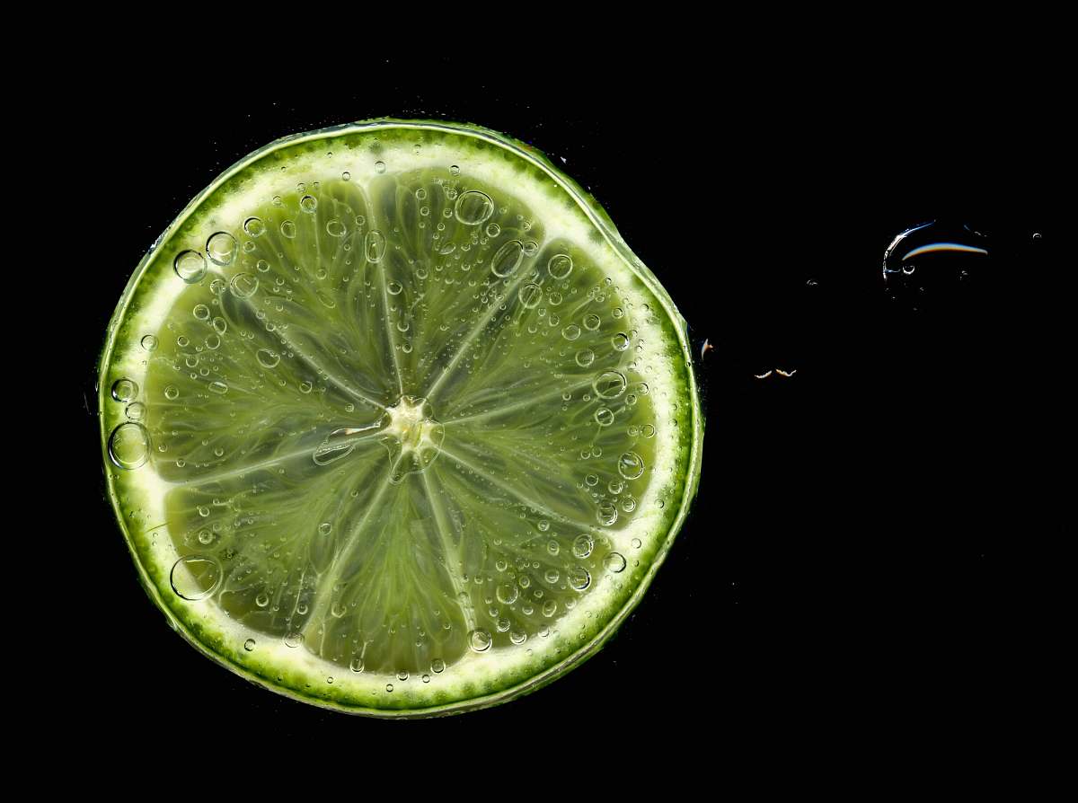 fruit closeup photography of lime lime