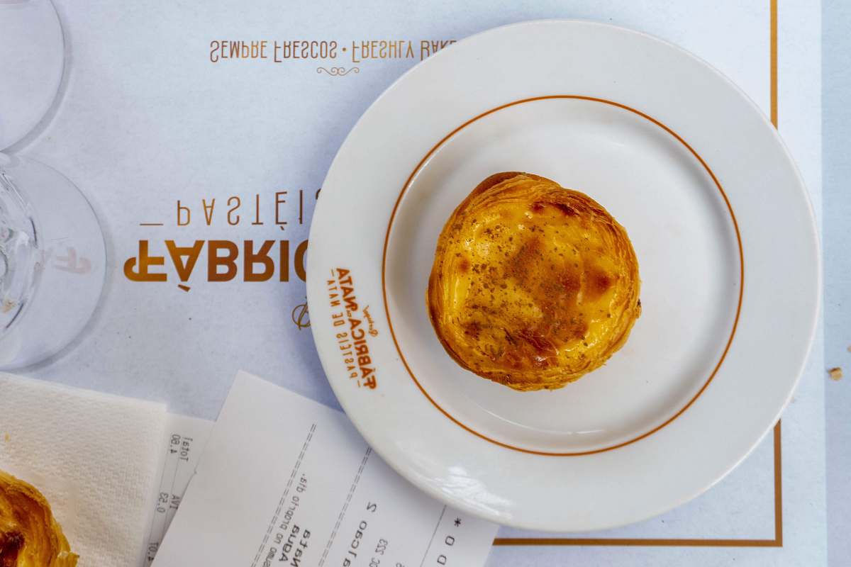 bread cook food on ceramic plate dish
