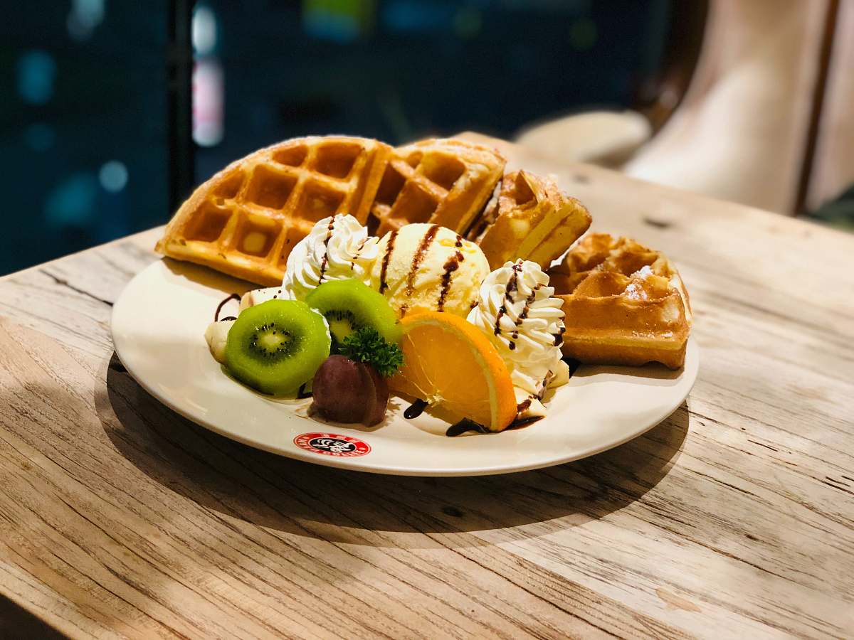 waffle cooked waffles with ice cream maan coffee