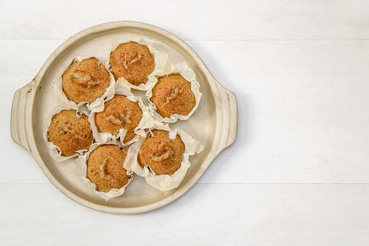 bread cupcakes on brown plate pancake