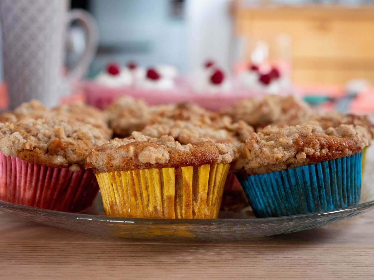 muffin cupcakes on glass tray dessert