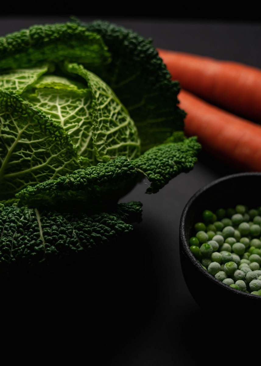 plant green vegetable beside black bowl vegetable