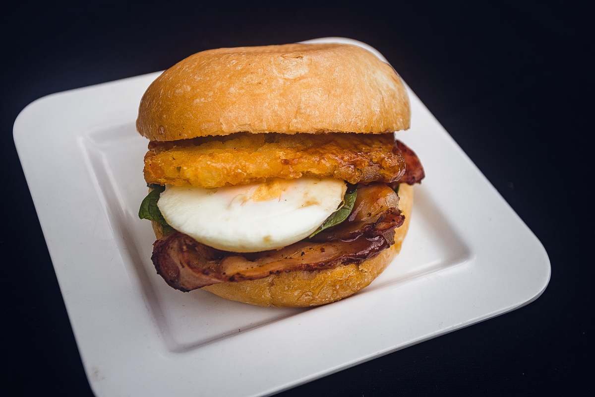burger hamburger on plate coffee shop