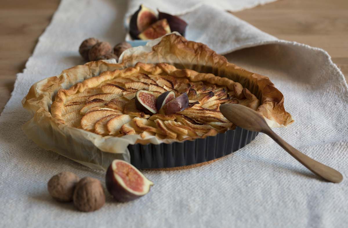 dessert pie on gray textile cake