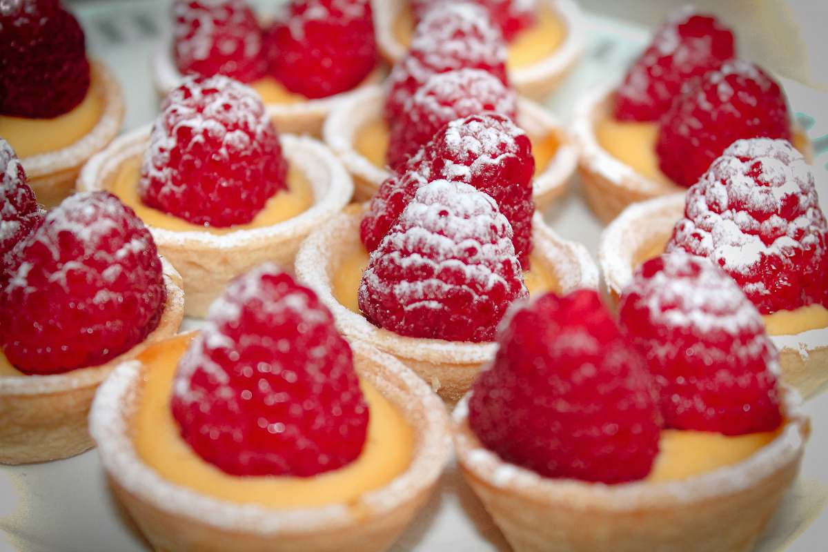 fruit pie with raspberry on top raspberry