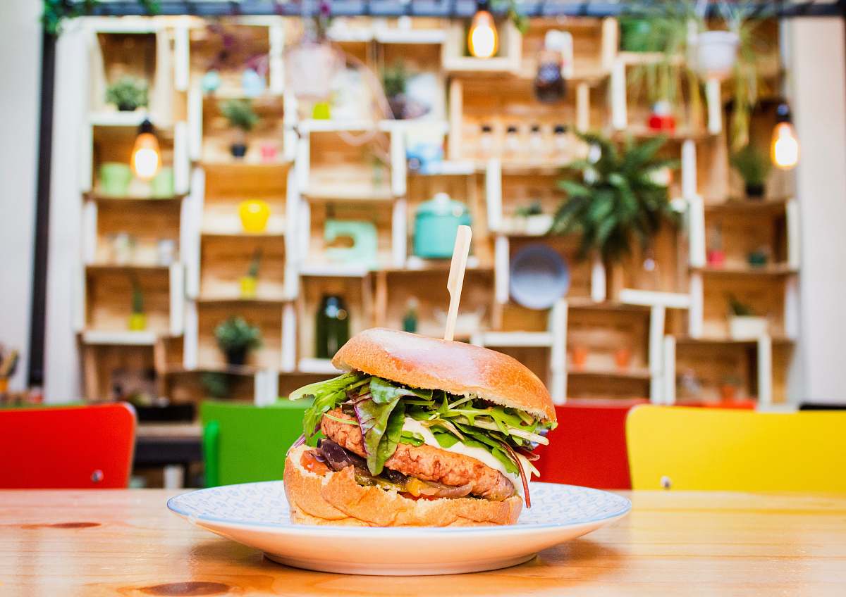 burger plate of burger chair