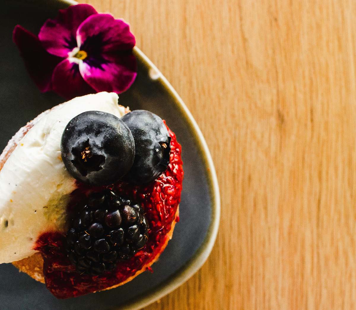 fruit plate of pastry blueberry