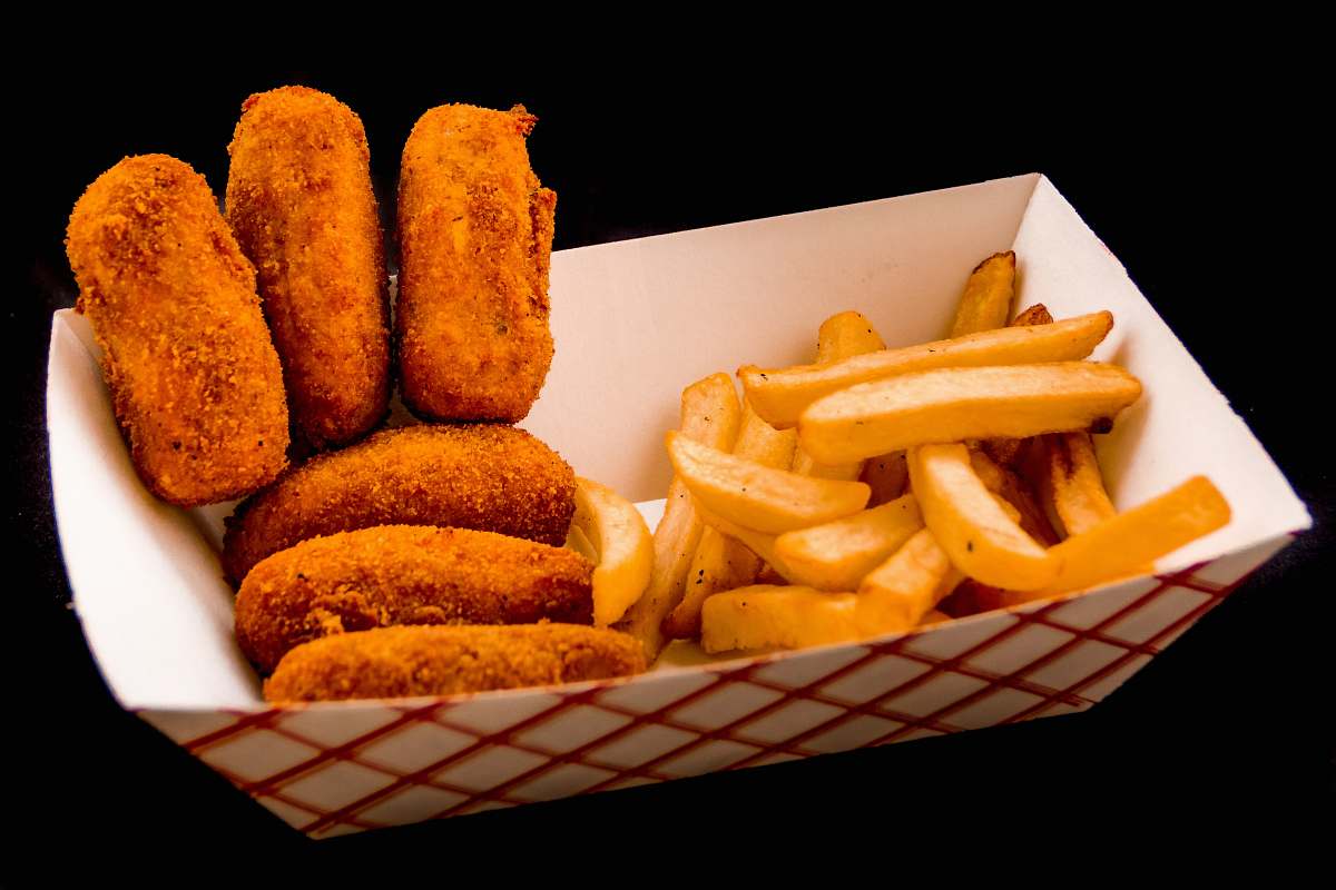 bread potato fries and fried meat fries