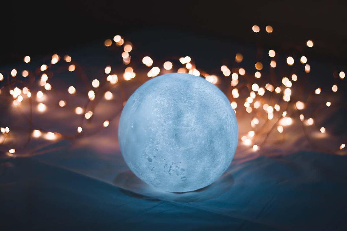 sphere round white crystal ball egg