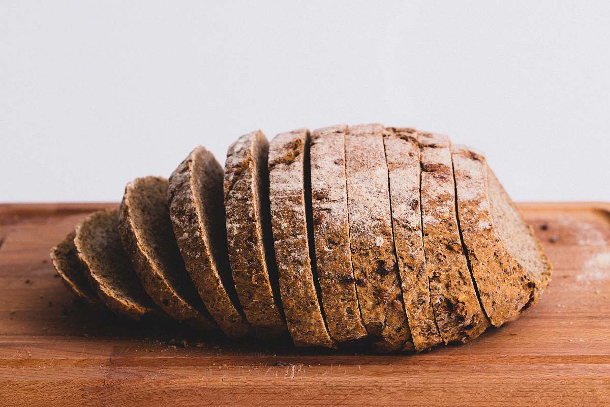 bread selective focus photography of sliced bread sliced