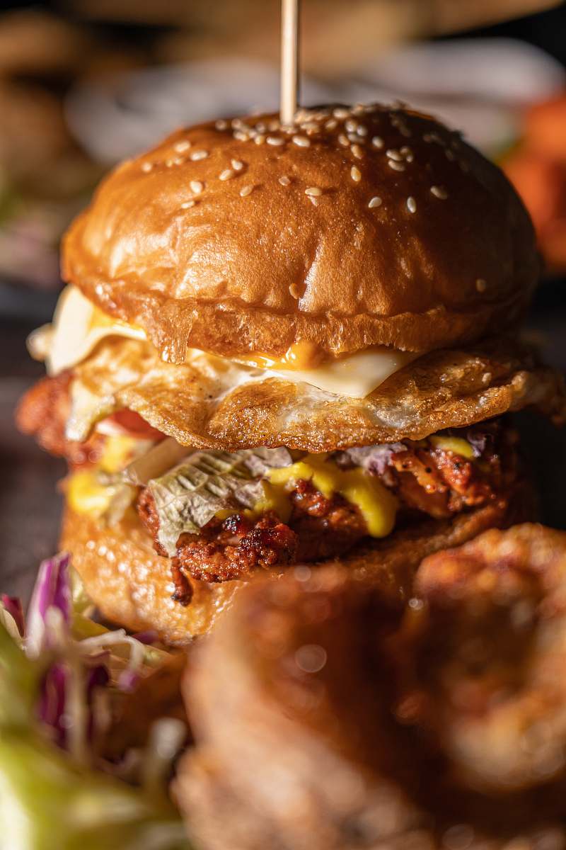 burger shallow focus photography of hamburger 