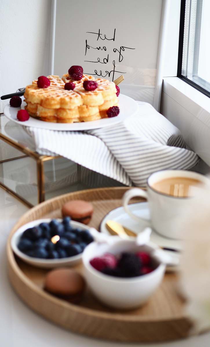 breakfast shallow focus photography of waffles with raspberries meal