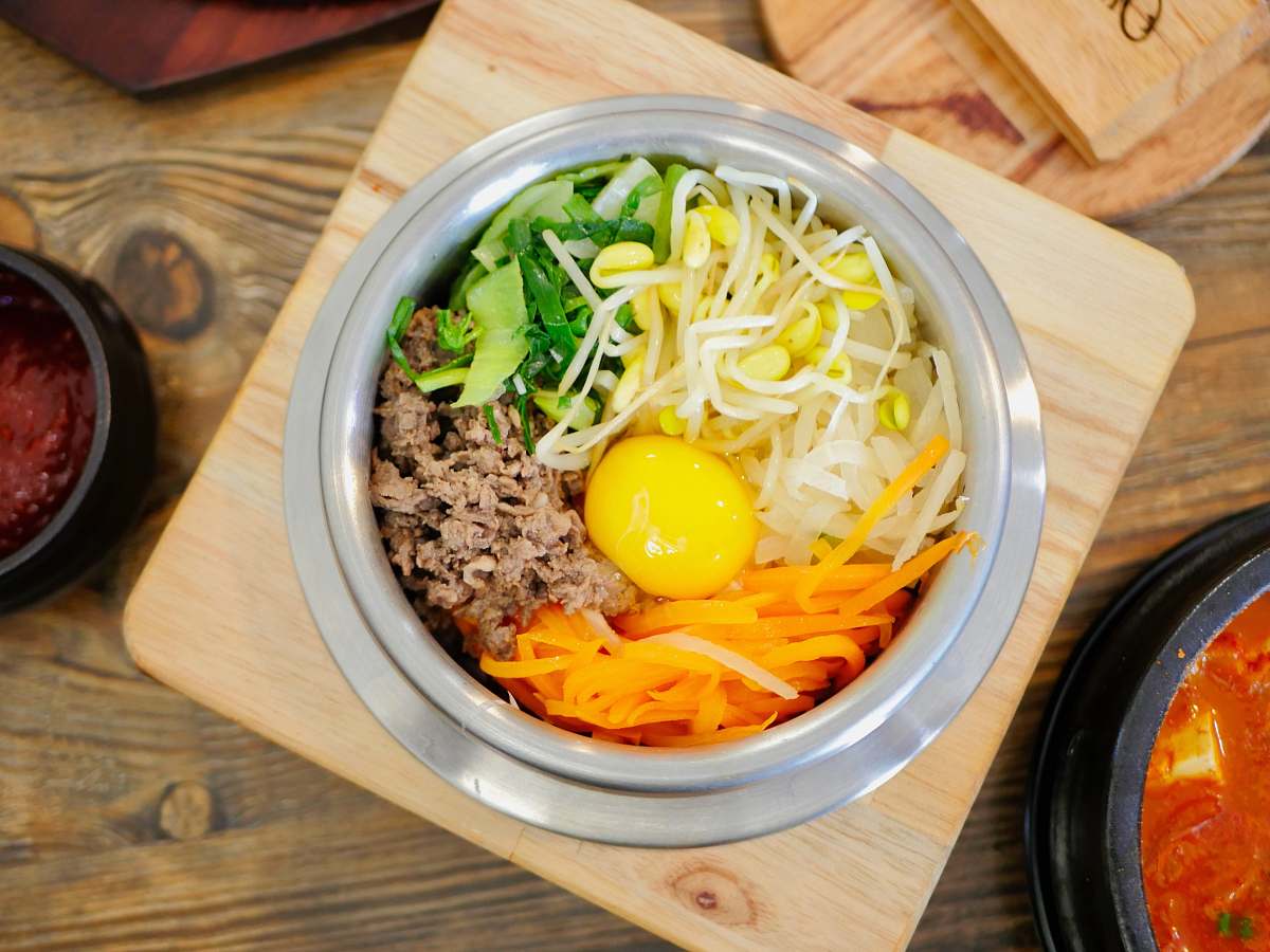 plant sliced vegetables in gray bowl egg