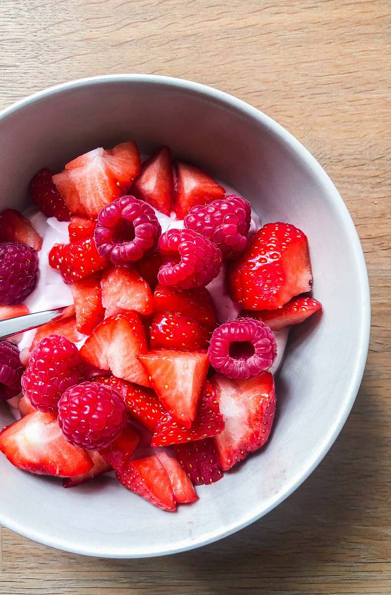 plant strawberry in white ceramic bowl strawberry