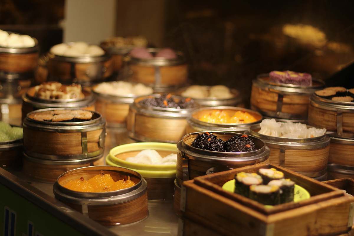 meal table of round food containers bowl