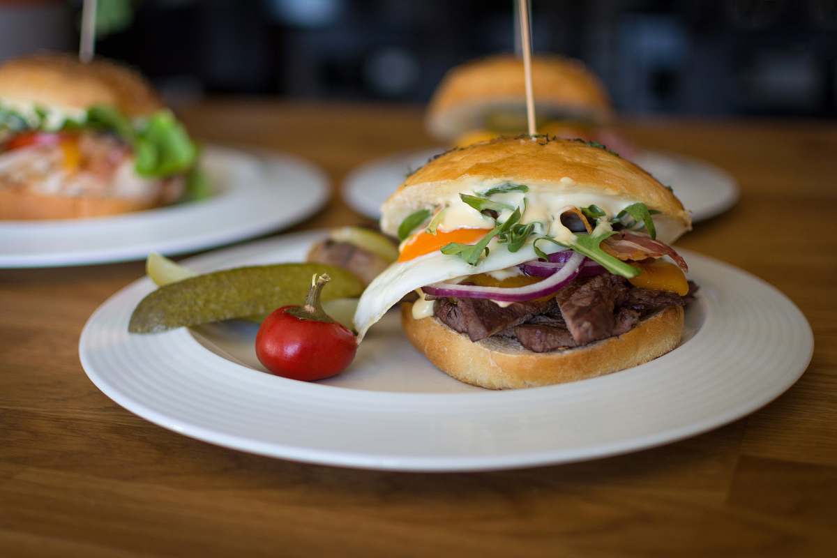 burger three plate of burgers vegan