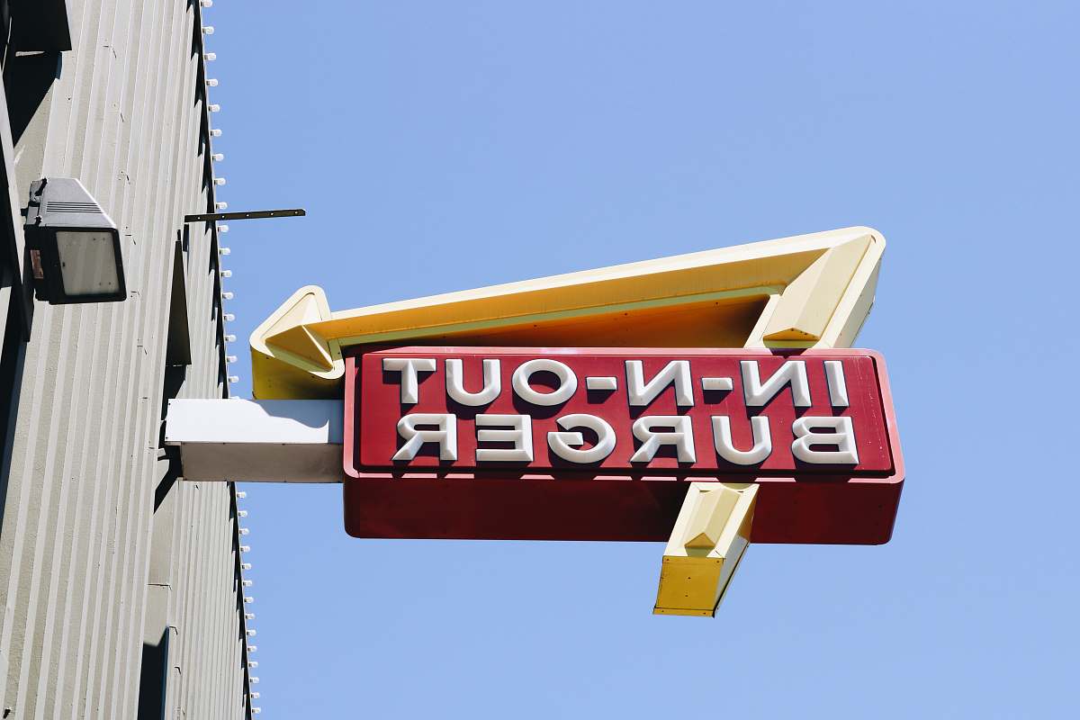 meal white In-N-Out Burger neon sign light