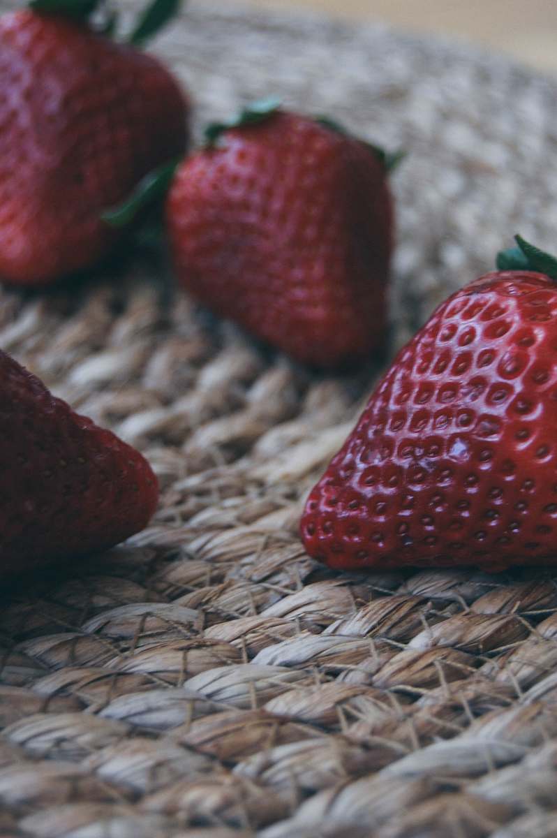 plant selective focus photography of red strawberries food
