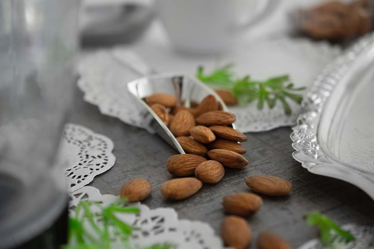 almond almonds on table food