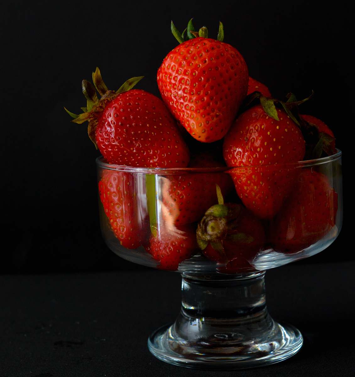 strawberry strawberries on bowl fruit