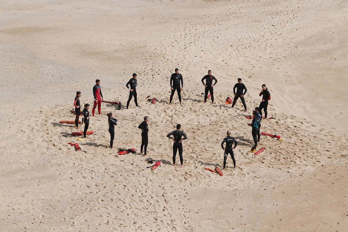 Group People Standing Forming A Circle During Daytime Beach Image Free ...