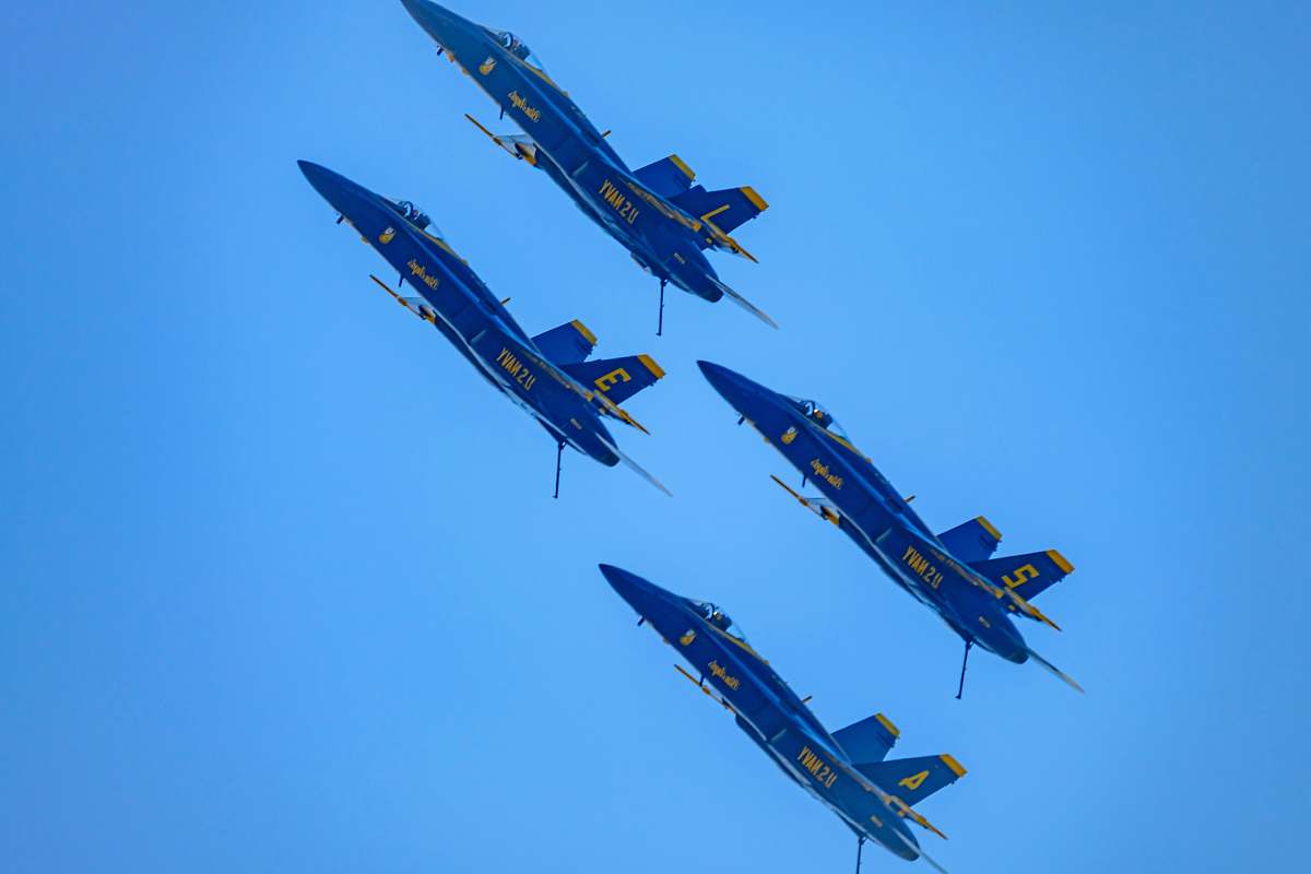 aircraft 4 blue jet planes photo vehicle