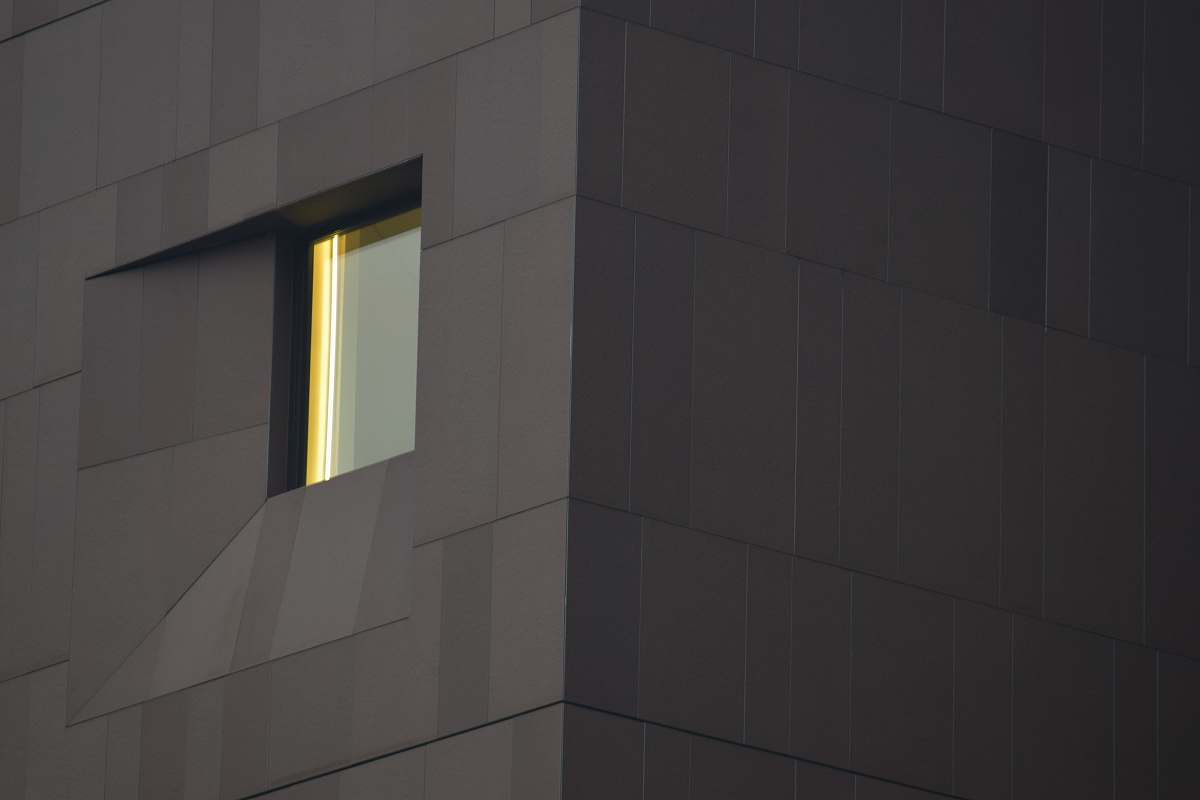 corner closeup photo of gray building milan